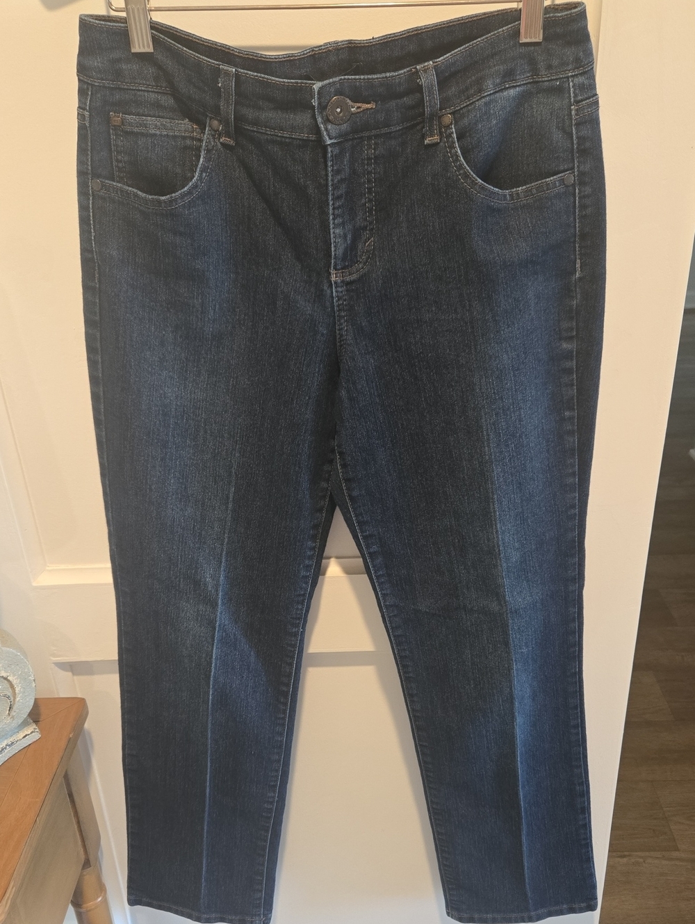 Bandolino Classic Straight-Leg Jeans in Indigo Wash - Picture 6 of 13